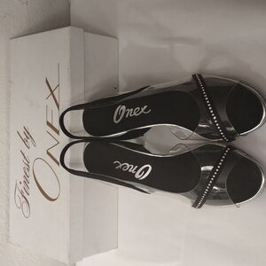 Finest NWT By Onex Sparkle Heels Size 7